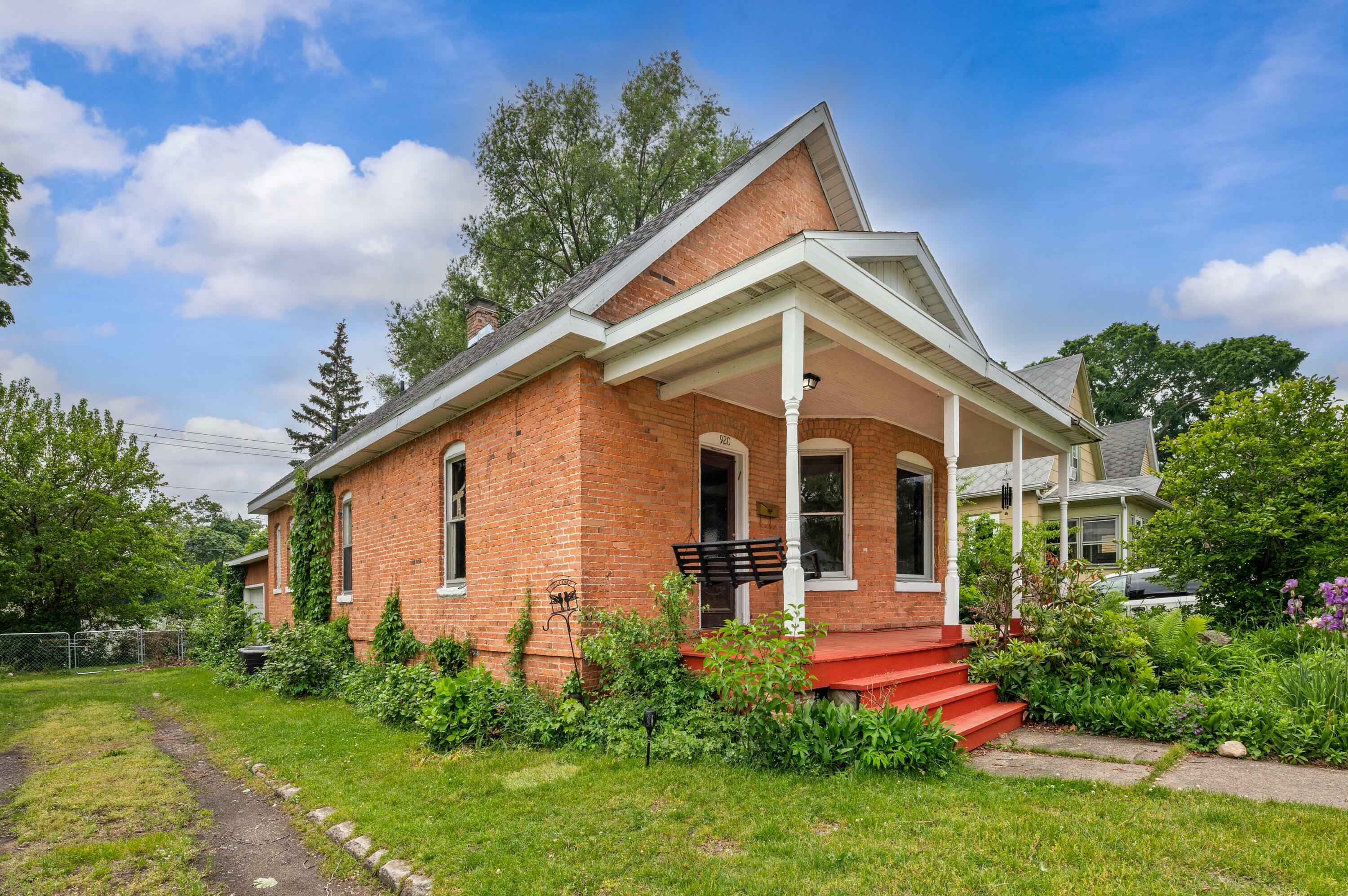 Property Photo: 920 Wisconsin Avenue MI 49085