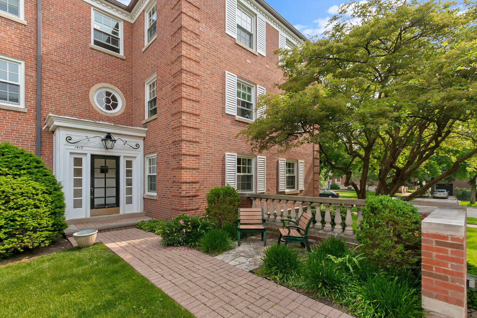 1412 Hinman Avenue 2W  Evanston IL 60201 photo