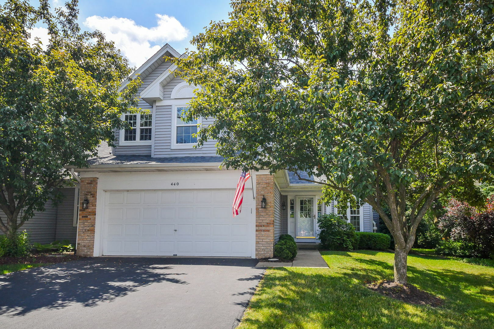 Property Photo:  440 Prairieview Drive  IL 60543 