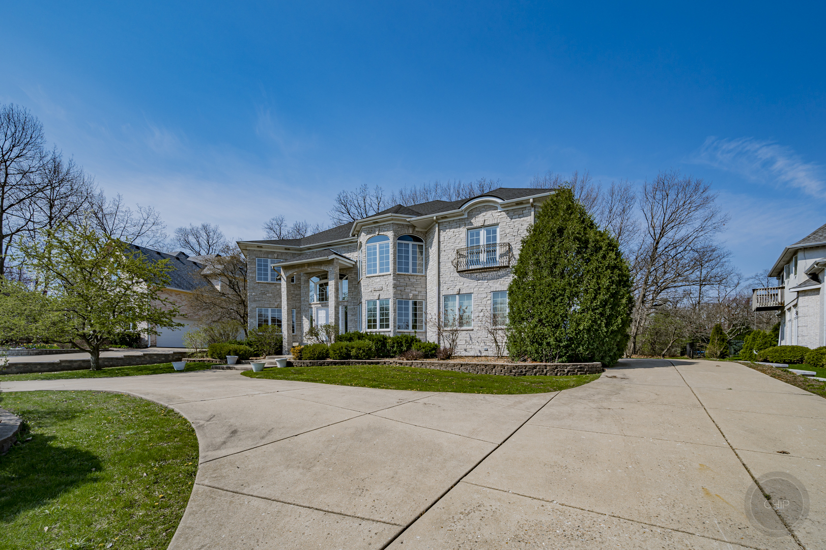 Property Photo: 8S320 Hampton Circle IL 60540