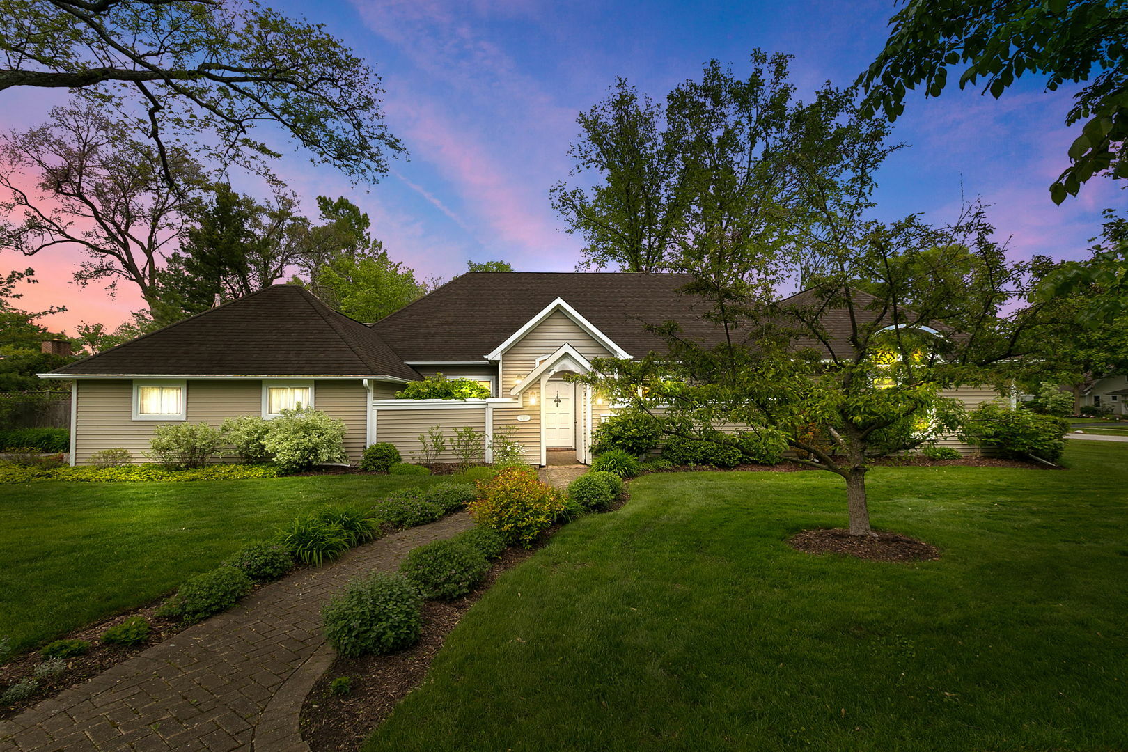 Property Photo: 2131 Drury Lane IL 60093