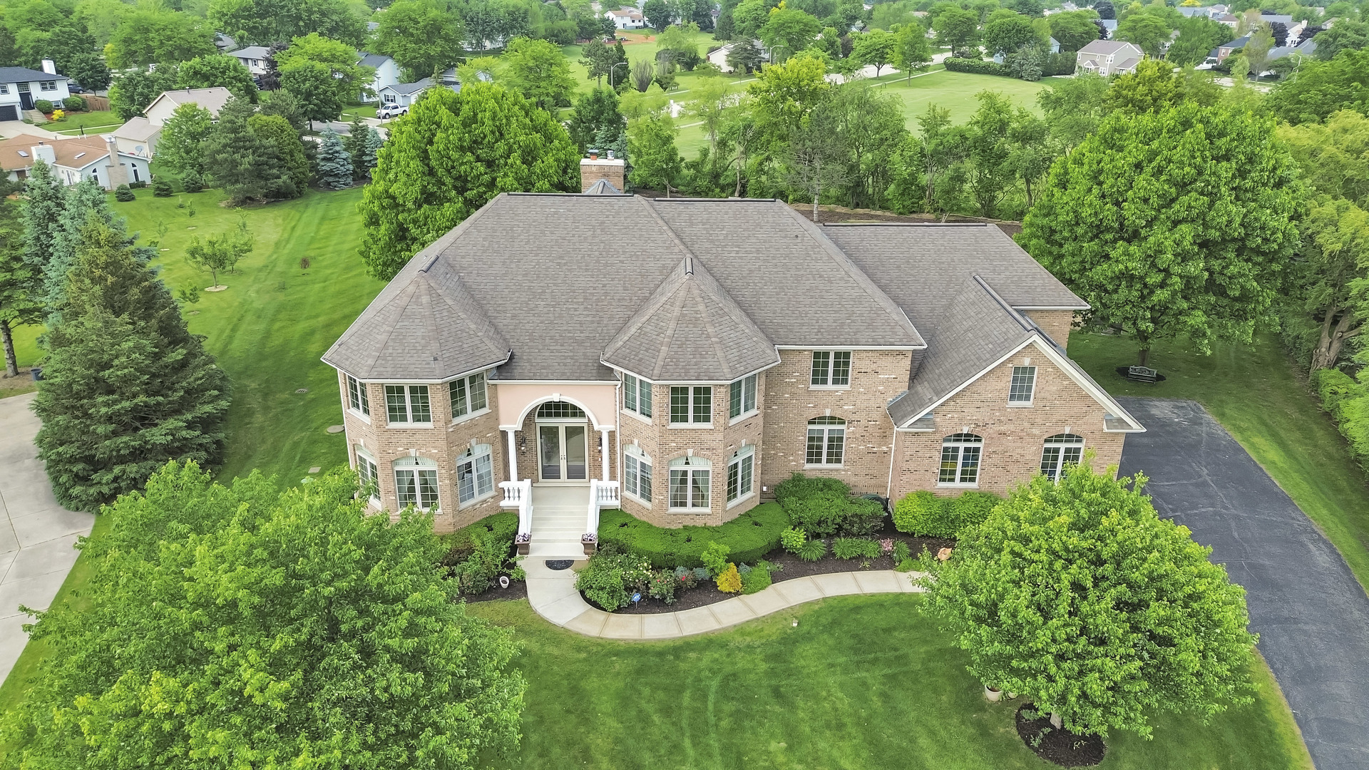 Property Photo: 31 Forest Lane IL 60010