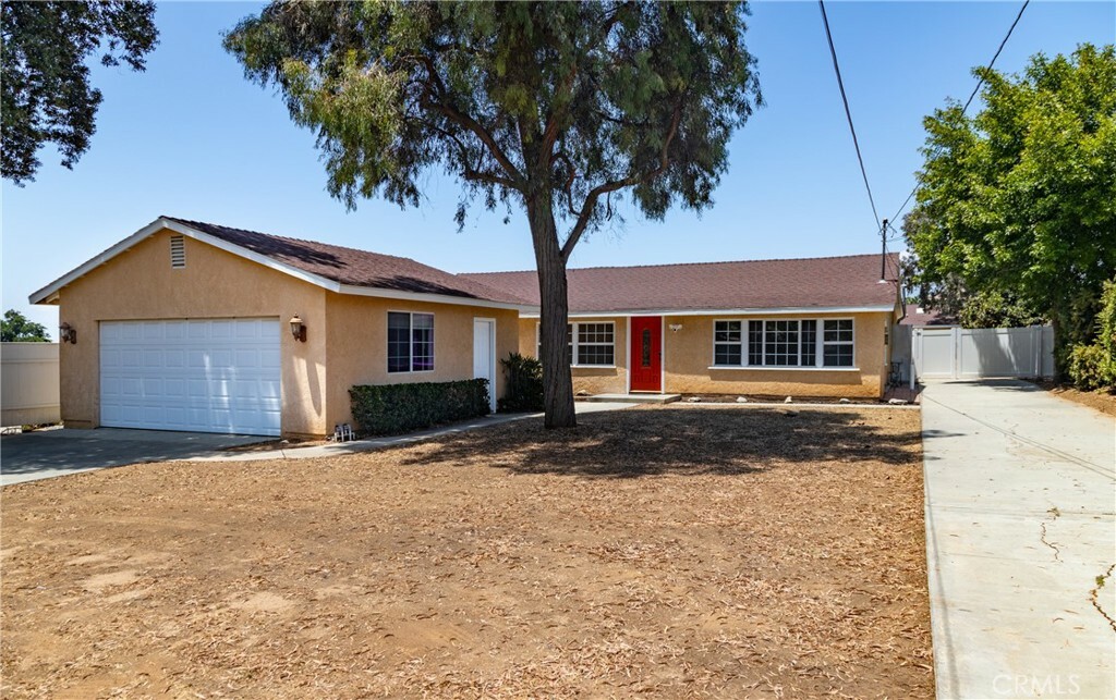 Property Photo: 170 E Avenue L CA 92320