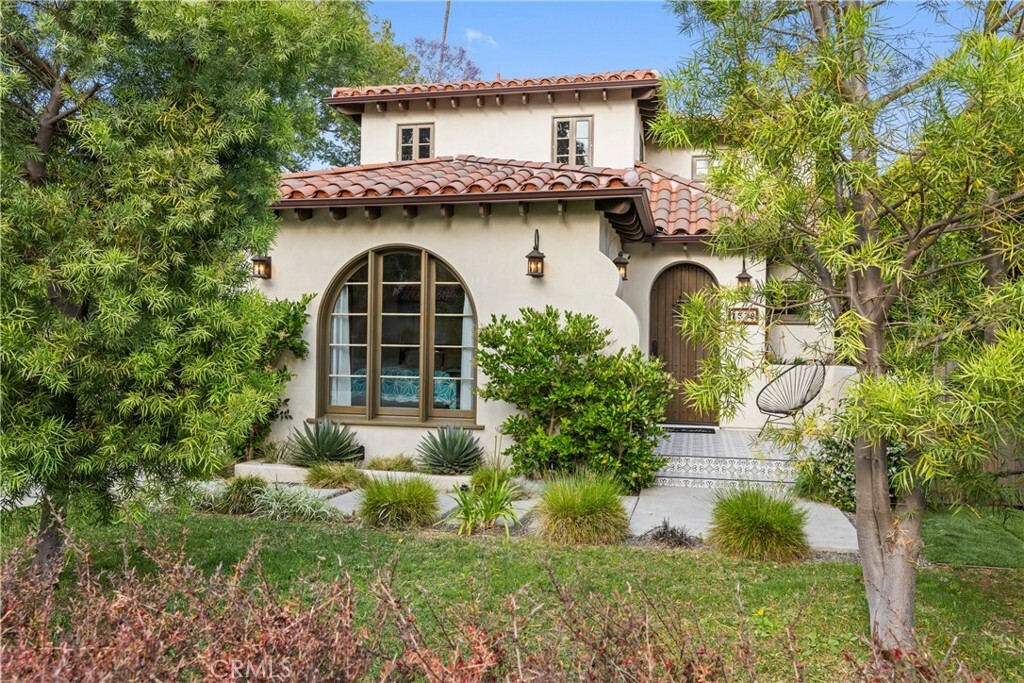 1538 N Stanley Avenue  Los Angeles CA 90046 photo