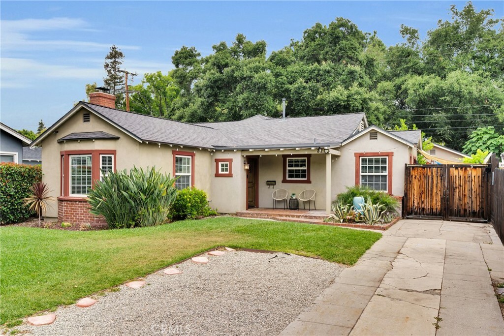 Property Photo: 825 E Palm Avenue CA 91016