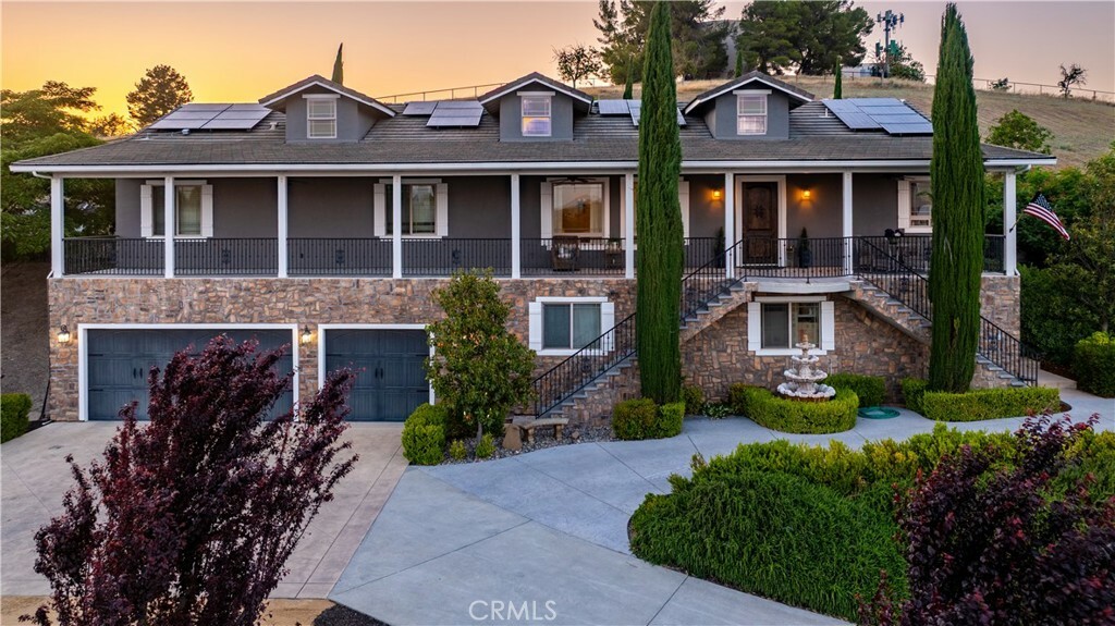 Property Photo:  98 Nutwood Circle  CA 93446 