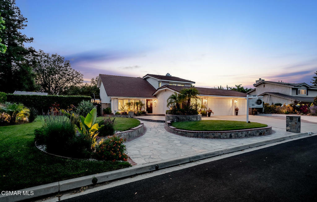 Property Photo:  83 Humboldt Street  CA 93065 