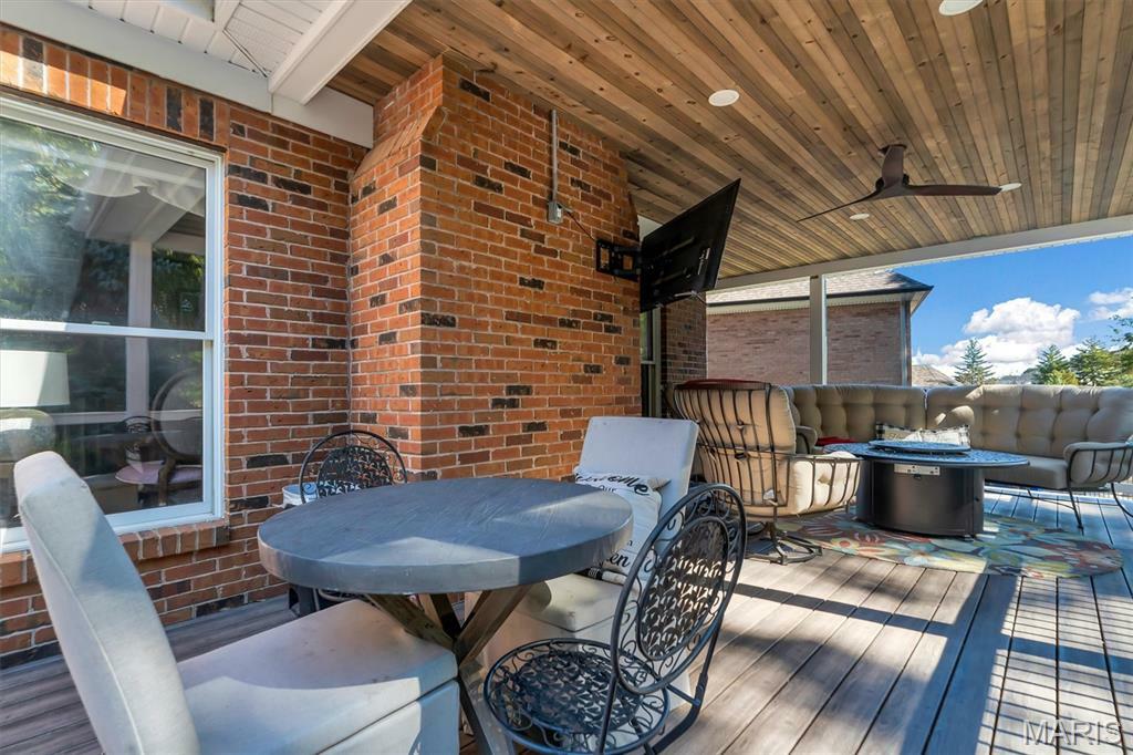 Property Photo: 512 Overlook Terrace Court MO 63025