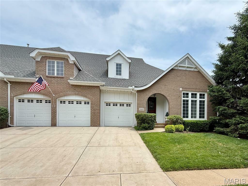 Property Photo:  1967 Chesterfield Ridge Circle  MO 63017 