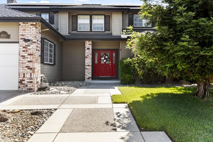 Property Photo: 938 Buttercup Place CA 95336