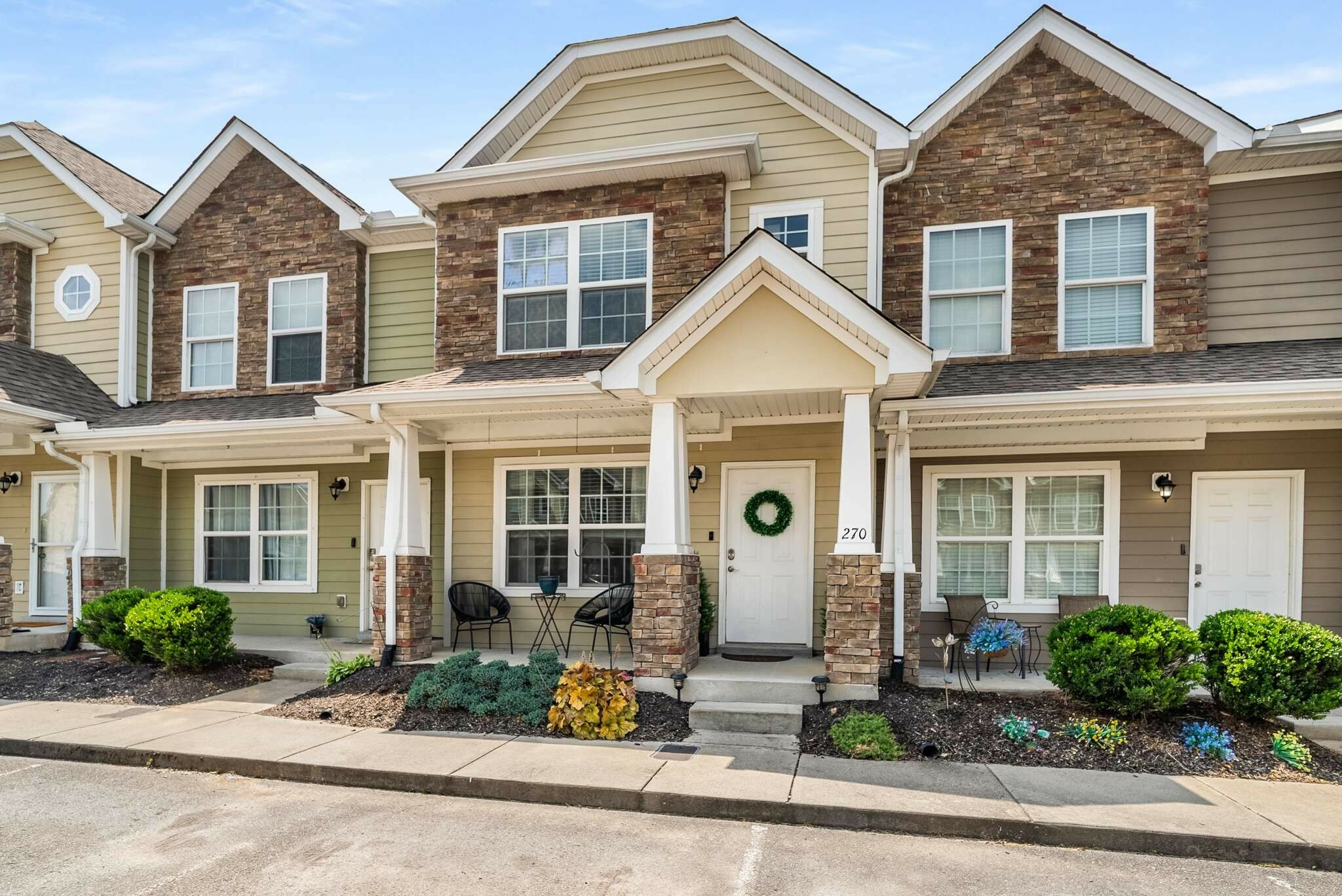Property Photo: 270 Cobblestone Place Dr TN 37072