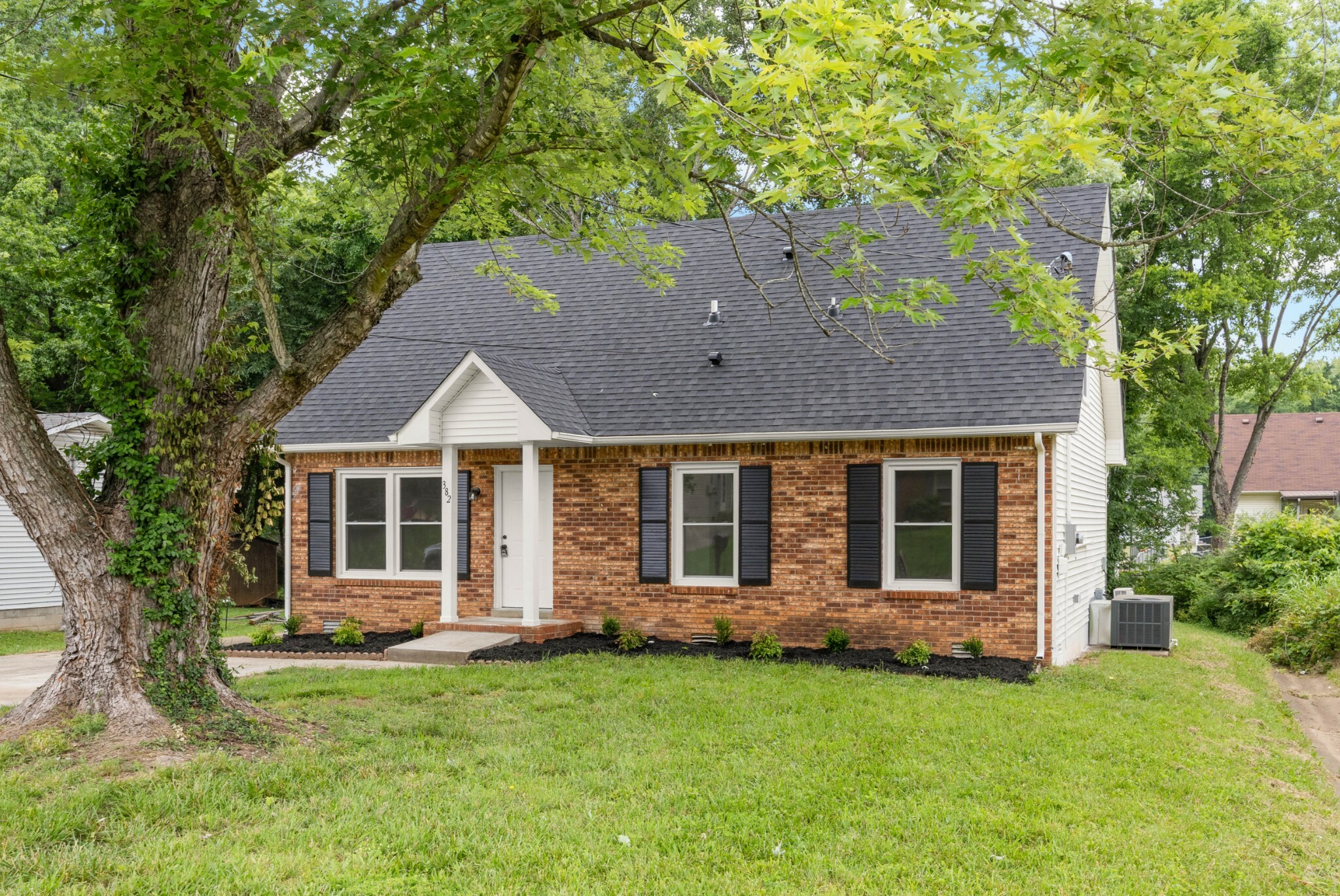 Property Photo: 382 Louise Ln TN 37042