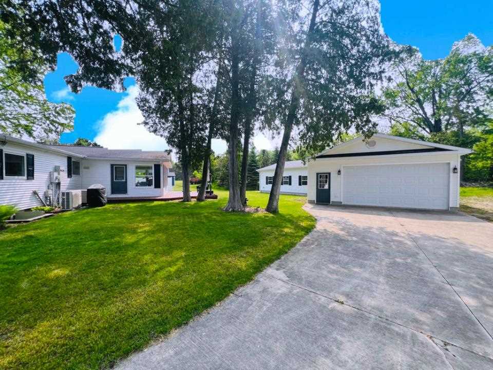 Property Photo: 320 E Division MI 49712