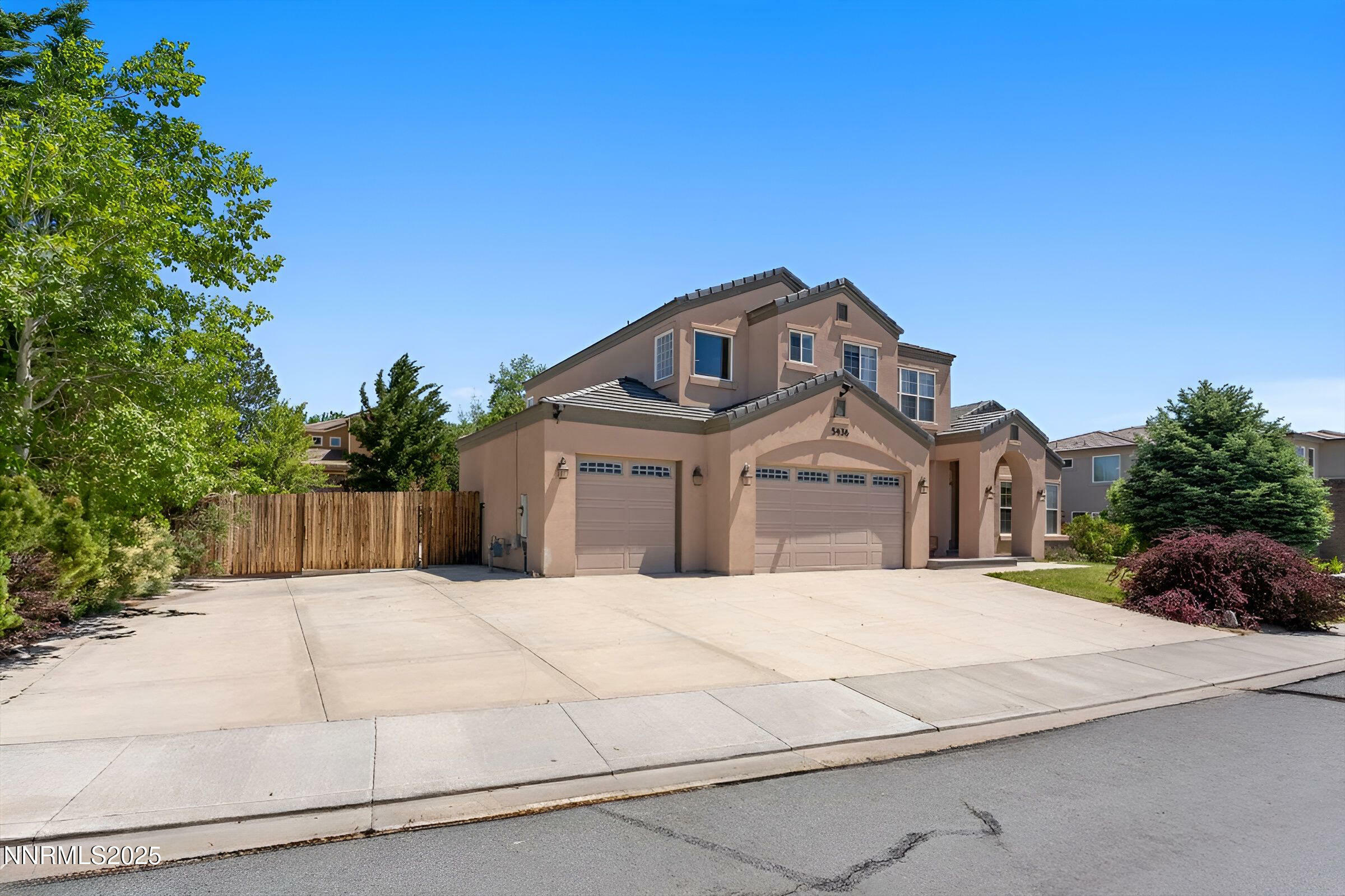 Property Photo: 5436 Vista Terrace Lane NV 89436