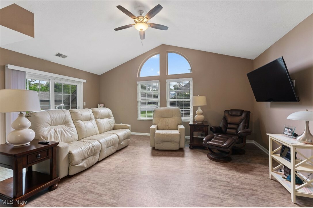 Property Photo:  4044 Saint Andrews Court 1  OH 44406 