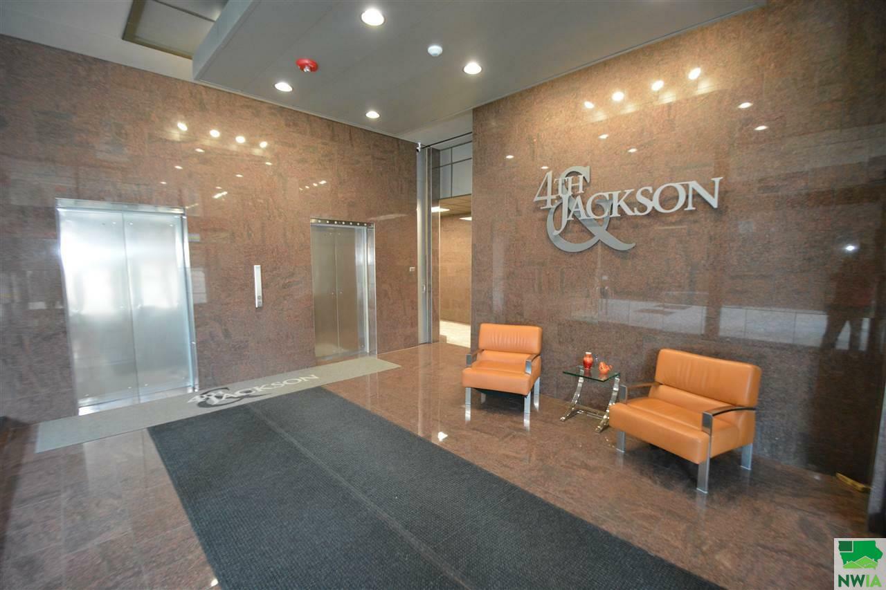 Property Photo:  700 4th St 606  IA 51101 