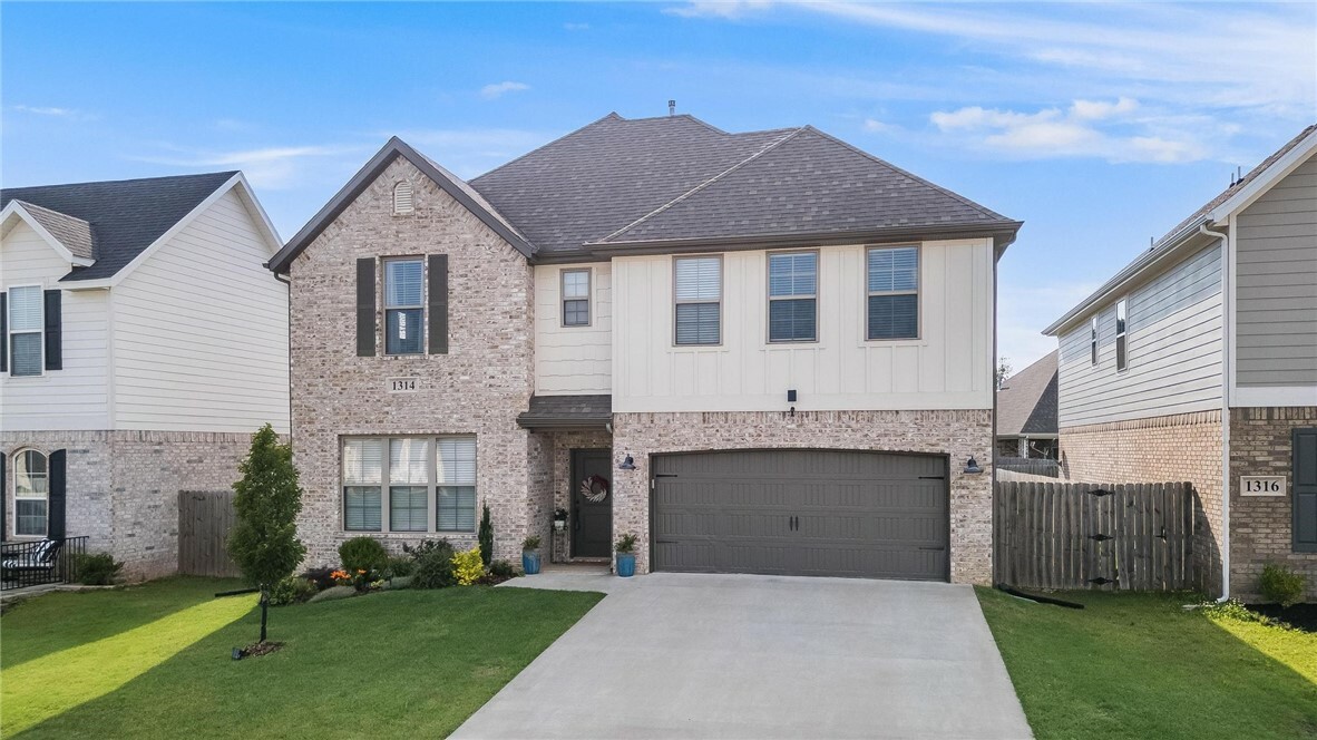 Property Photo: 1314 Fifth Avenue AR 72745