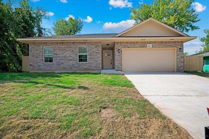 Property Photo:  2807 N Lyon Drive  OK 73107 