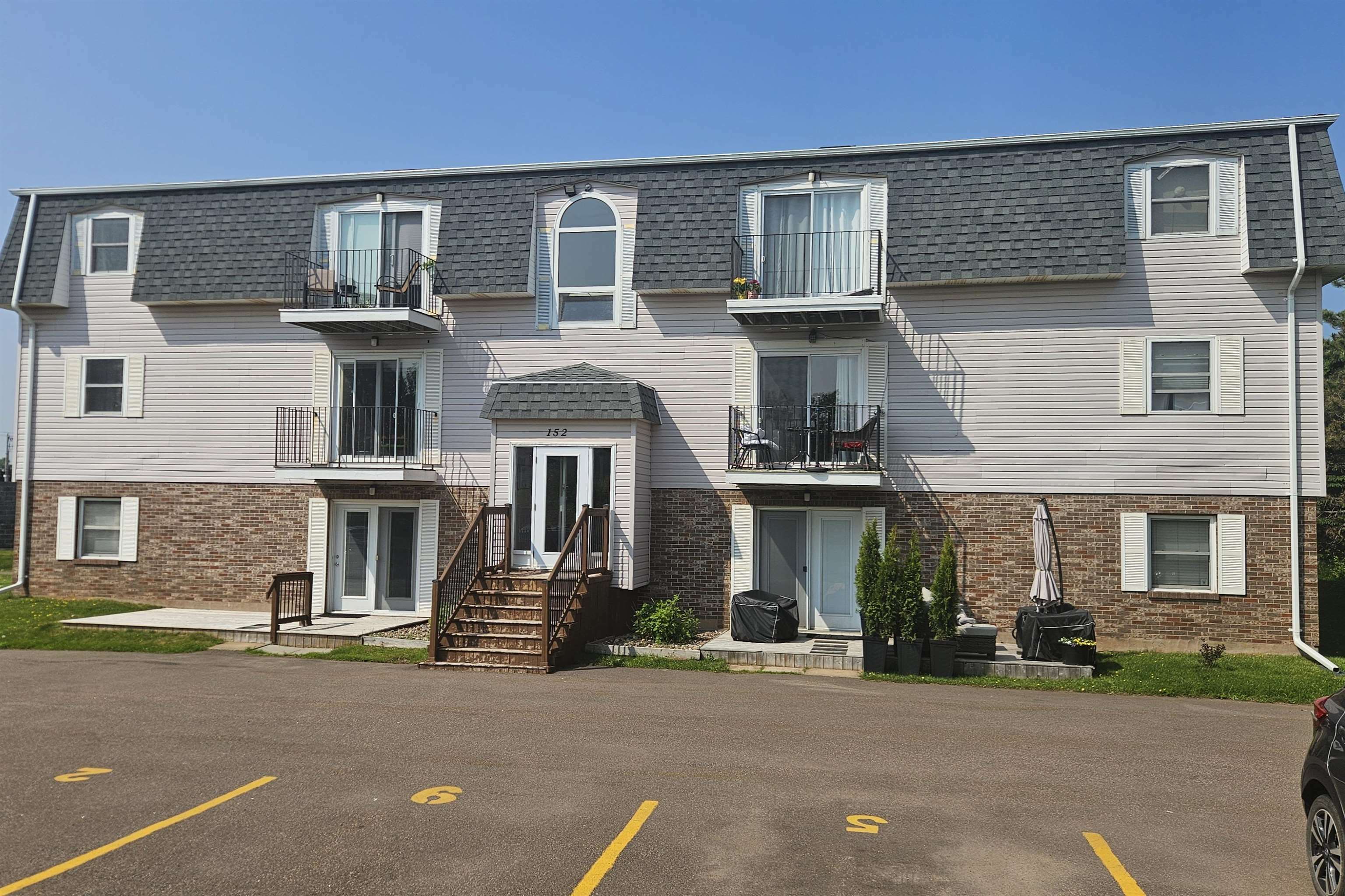 Property Photo: 152 Maypoint Road 11 PE C1E 1Y2