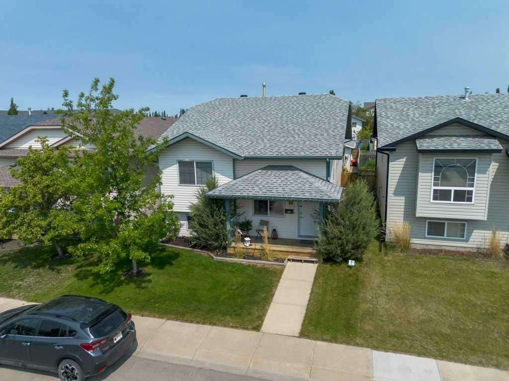 Property Photo:  260 Deschner Close  AB T4R 3C2 