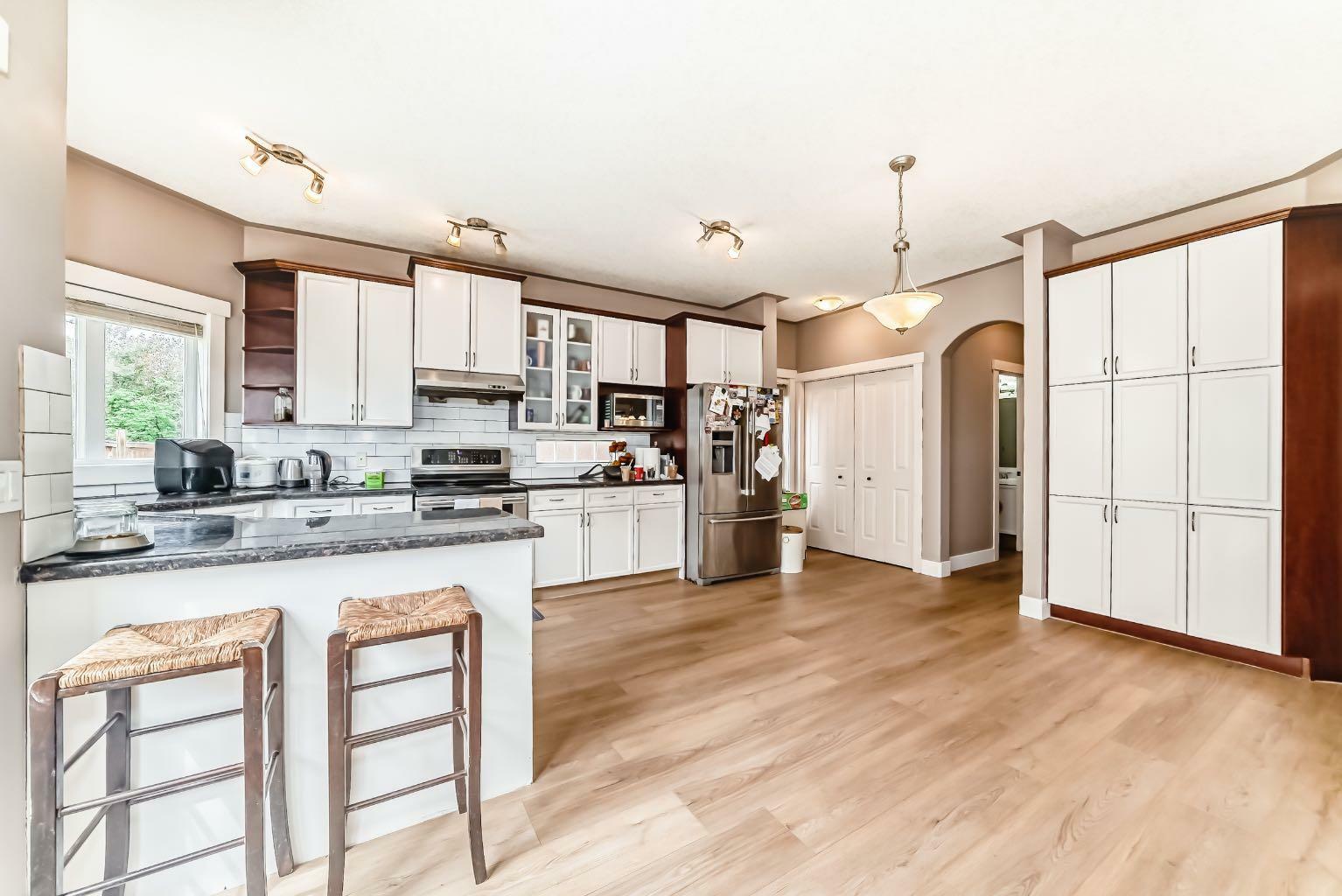 Property Photo: 57 Sherwood Terrace NW AB T3E 1M9