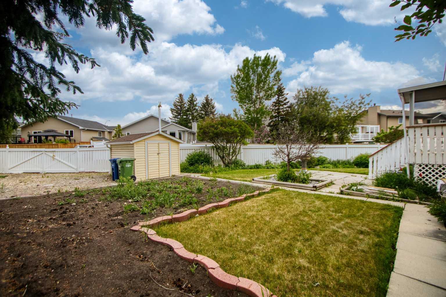 Property Photo: 38 Tiller Place SE AB T4A 1S6