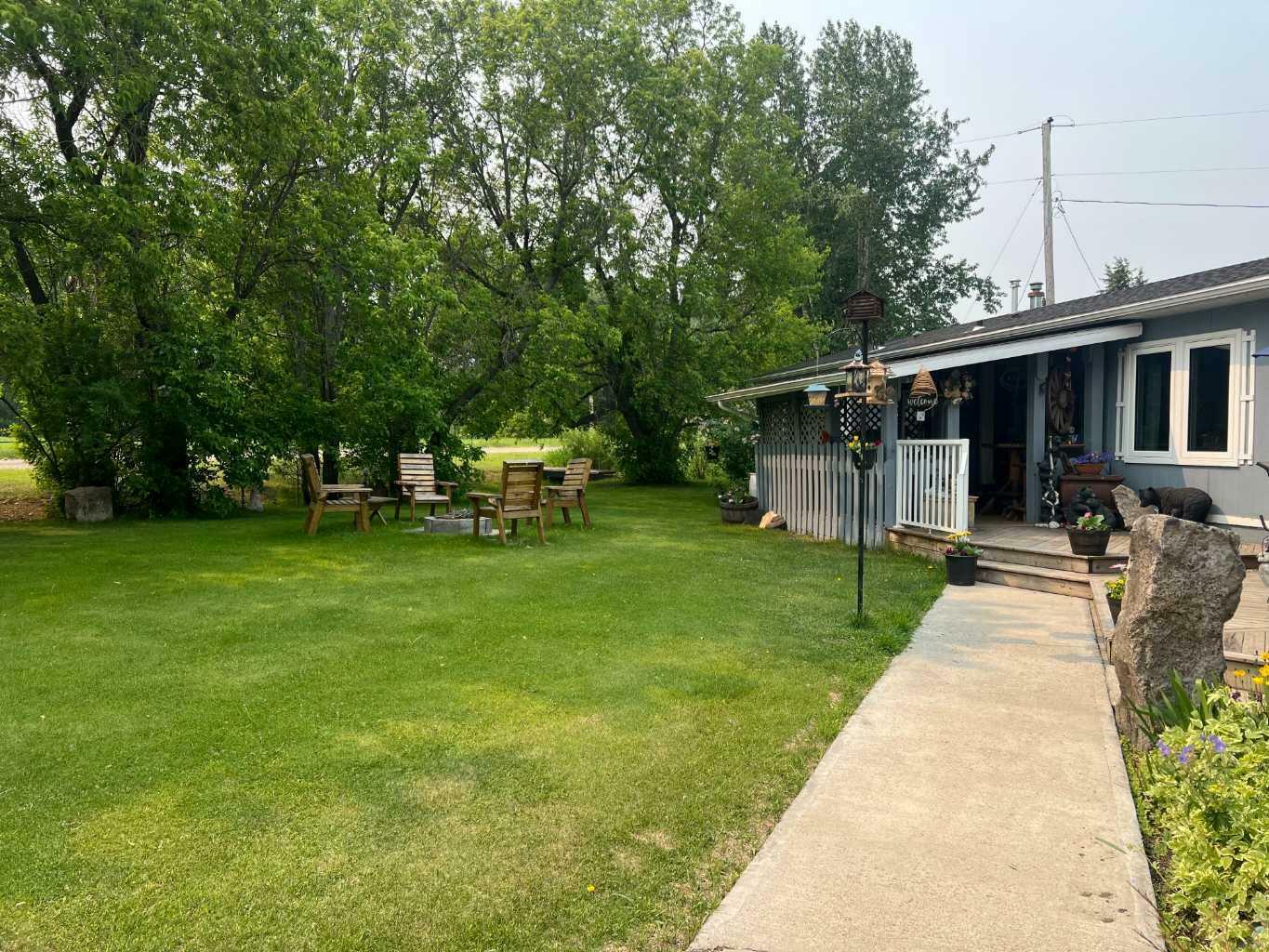 Property Photo: 714 13 Street AB T0G 2B0