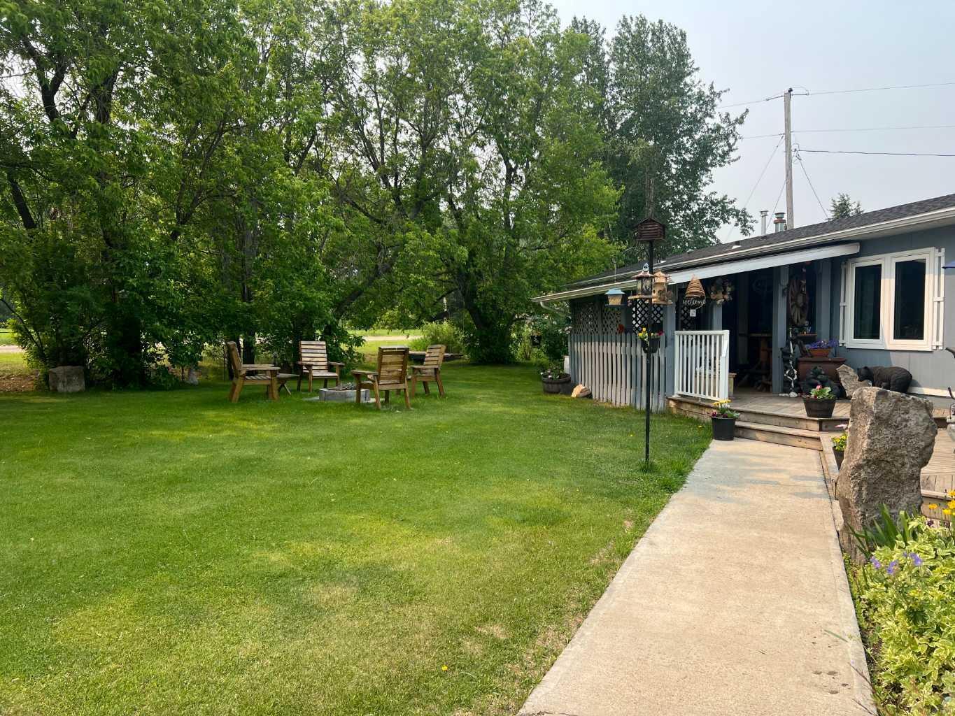 Property Photo: 714 13 Street AB T0G 2B0
