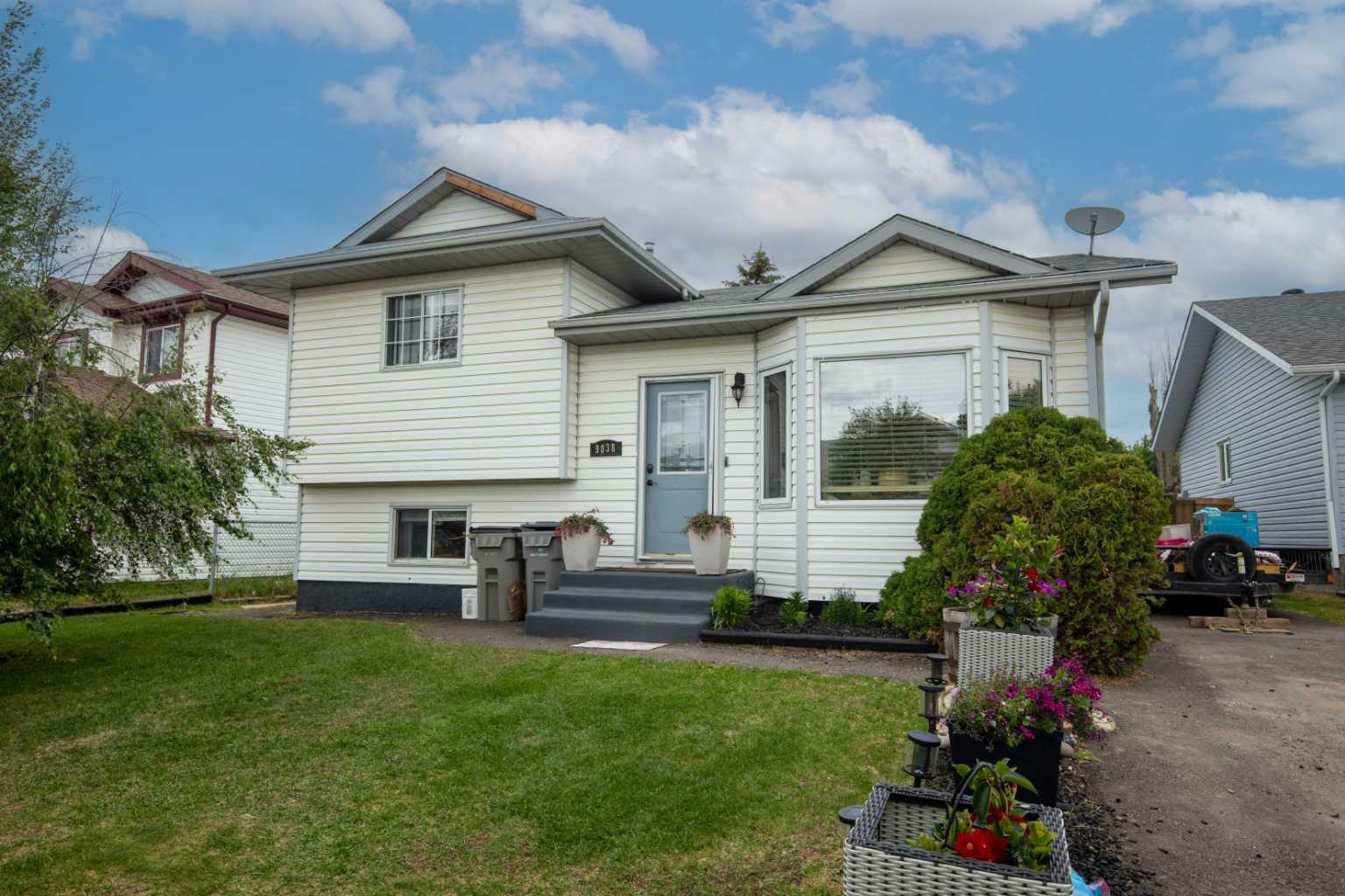 9038 103 Avenue  Grande Prairie AB T8X 1H3 photo