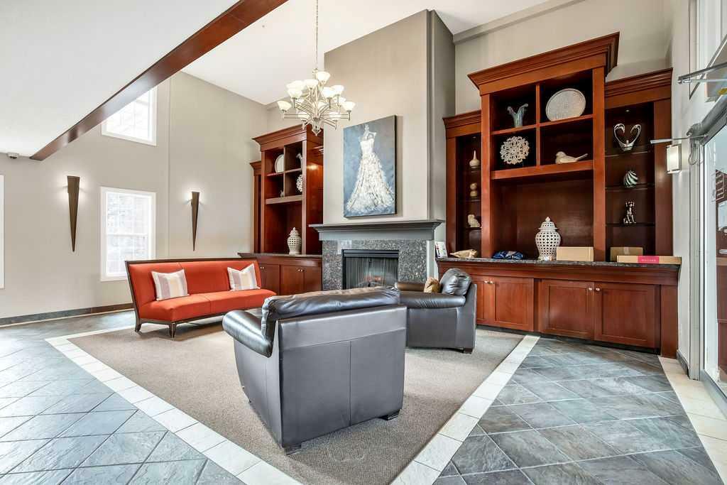 Property Photo: 2233 34 Avenue SW 334 AB T2T 6N2