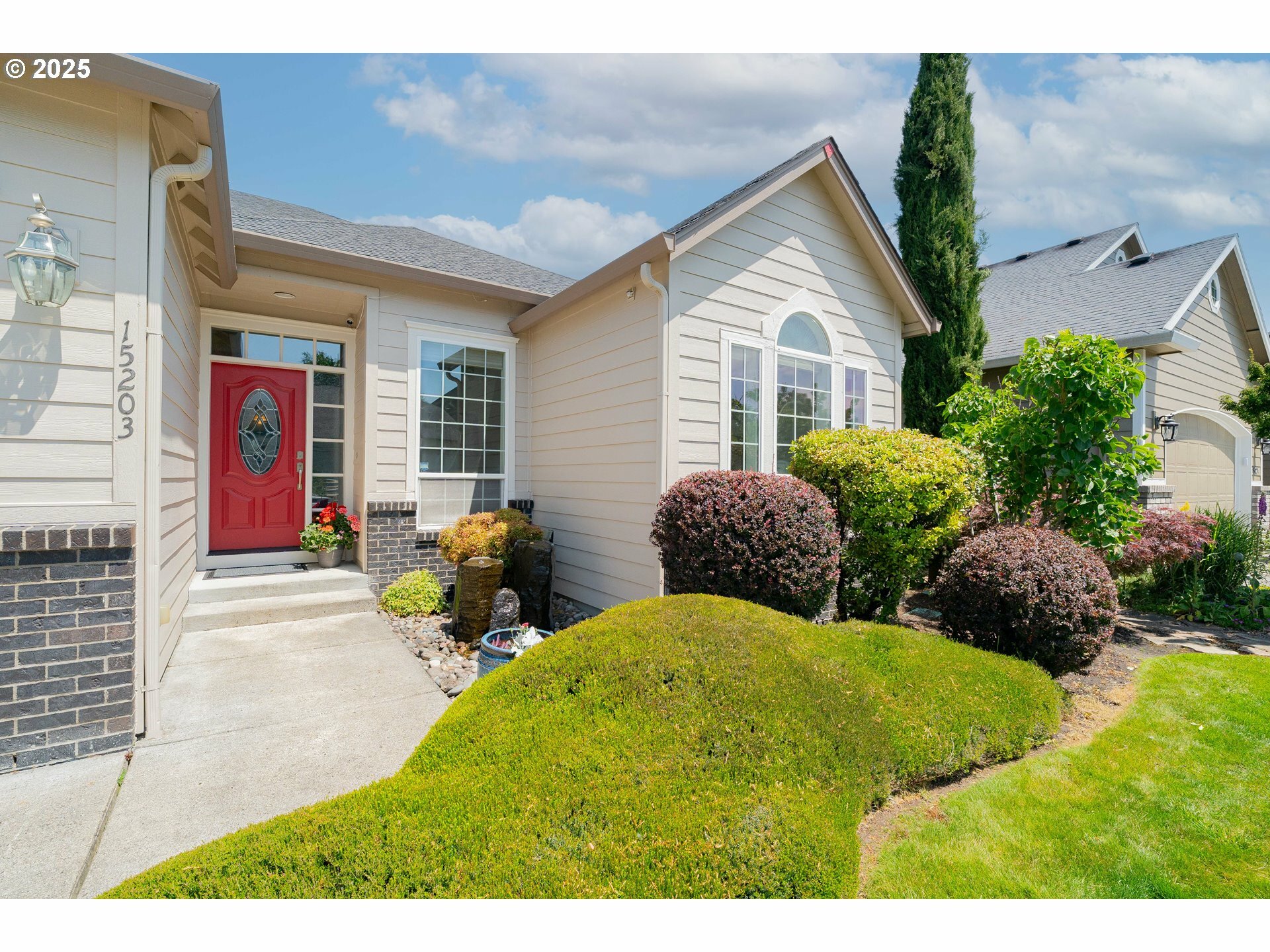 Property Photo: 15203 NW 7th Ct WA 98685