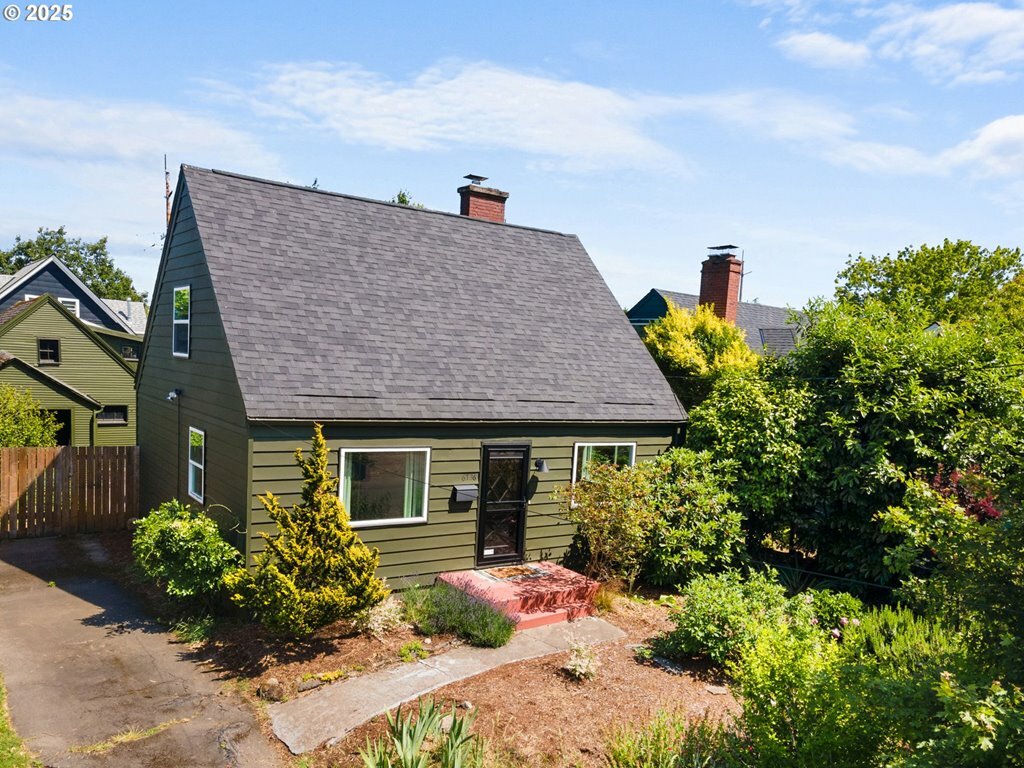 Property Photo:  6736 N Haight Ave  OR 97217 