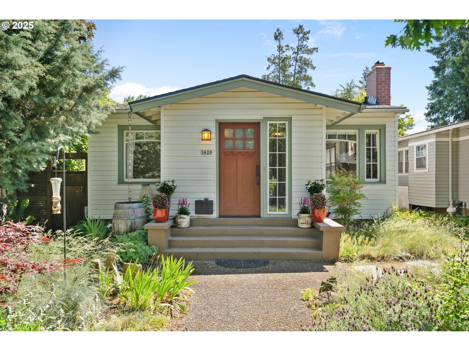 Property Photo:  3620 NE 80th Ave  OR 97213 