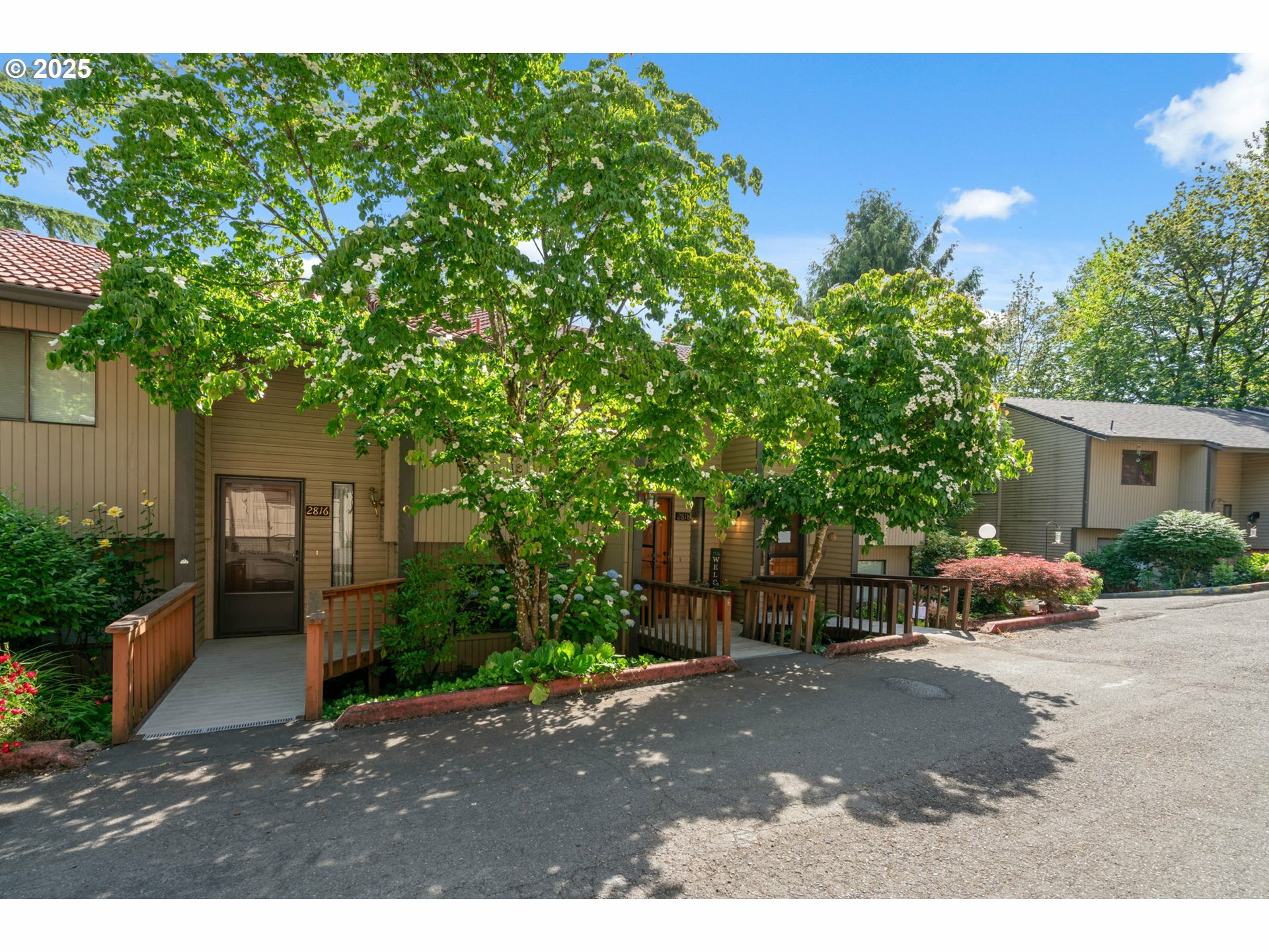 Property Photo: 2818 Treetop Ln OR 97068
