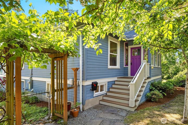 Property Photo:  4819 S Lucile Street  WA 98118 