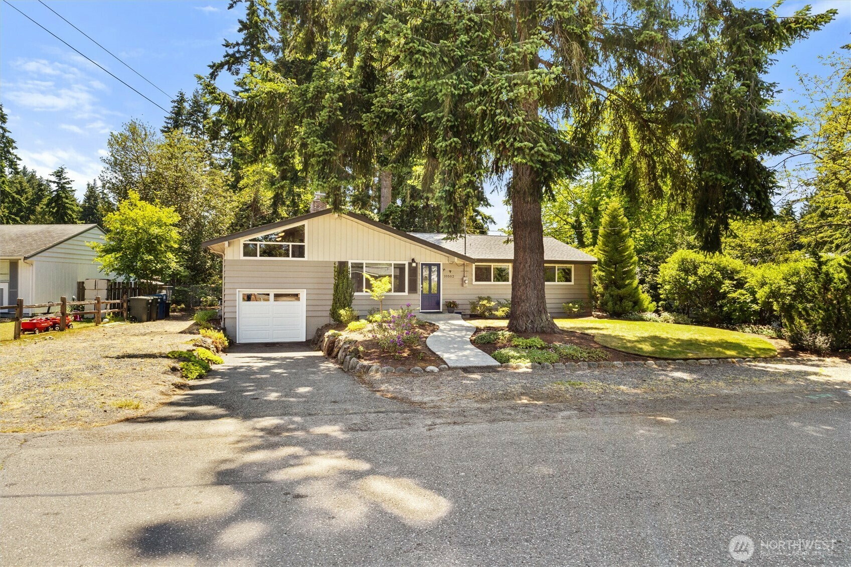 Property Photo:  10502  240th Place SW  WA 98020 