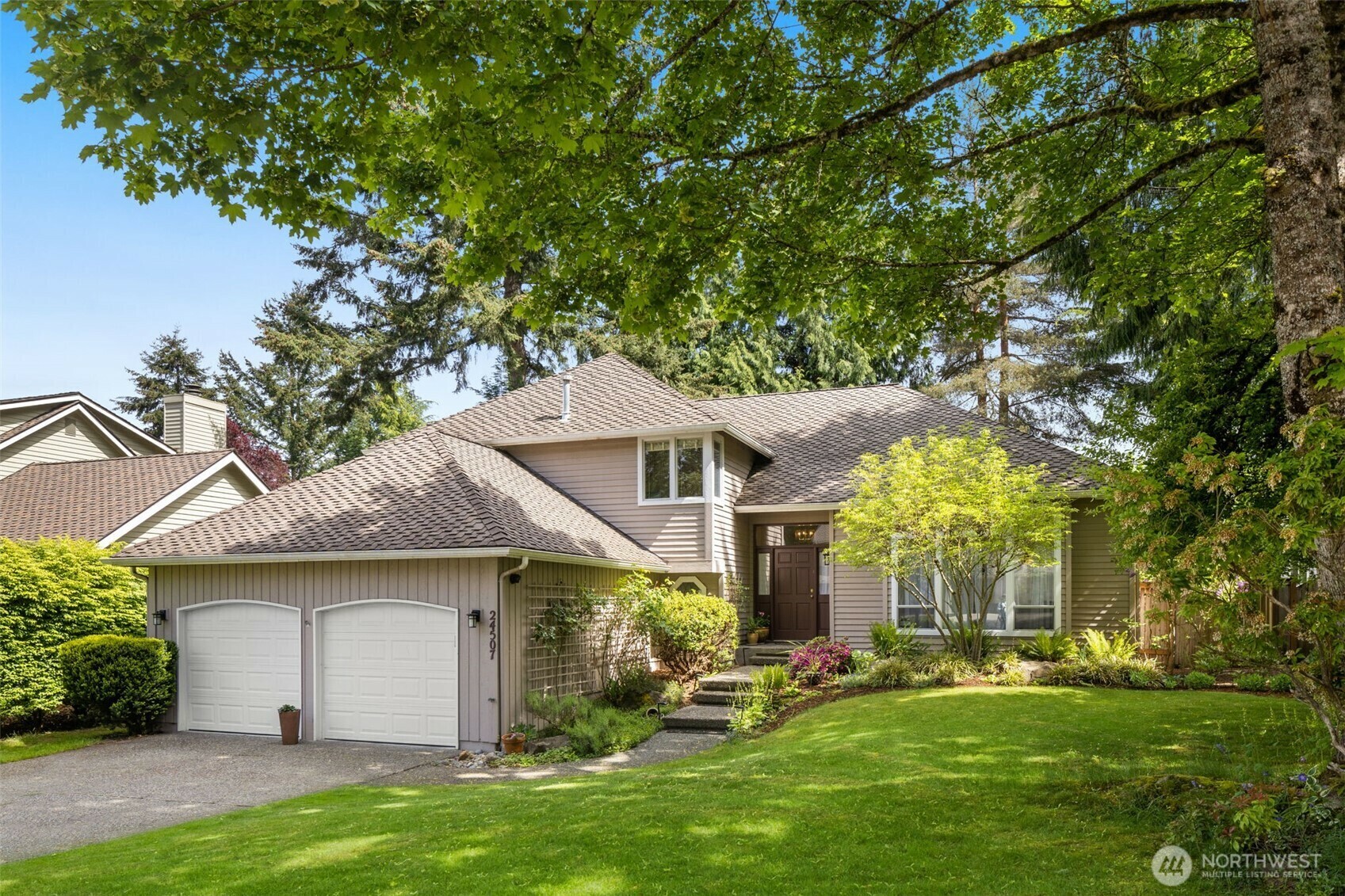 Property Photo: 24507 SE 37th Street WA 98029
