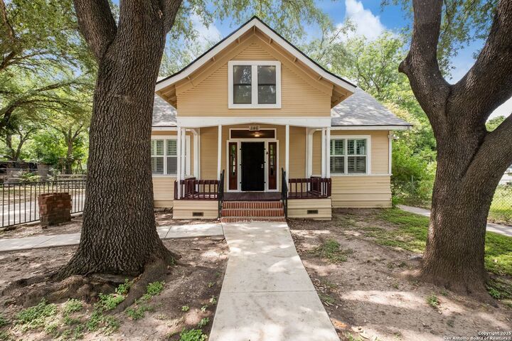 Property Photo: 246 Felisa Street TX 78210