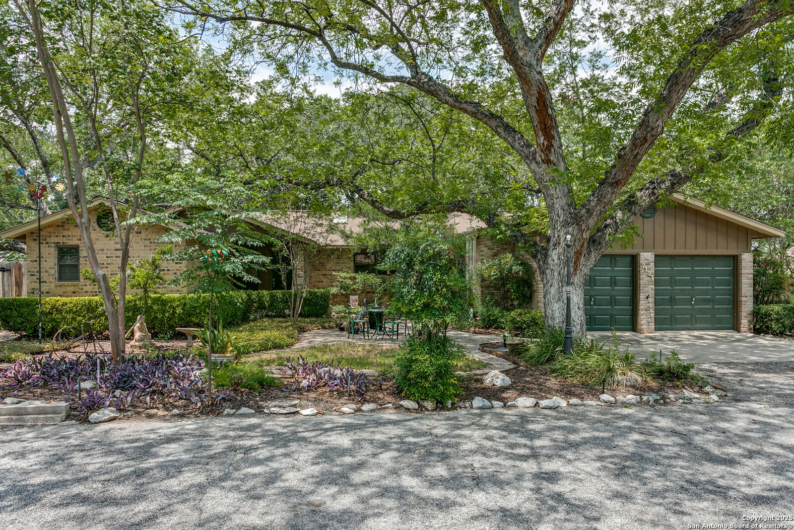 Property Photo: 7131 Thrush View Ln TX 78209