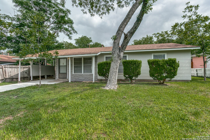 Property Photo: 327 Blaze TX 78218