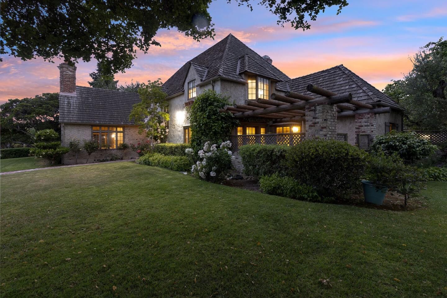 Property Photo: 8 Los Laureles Avenue CA 93901