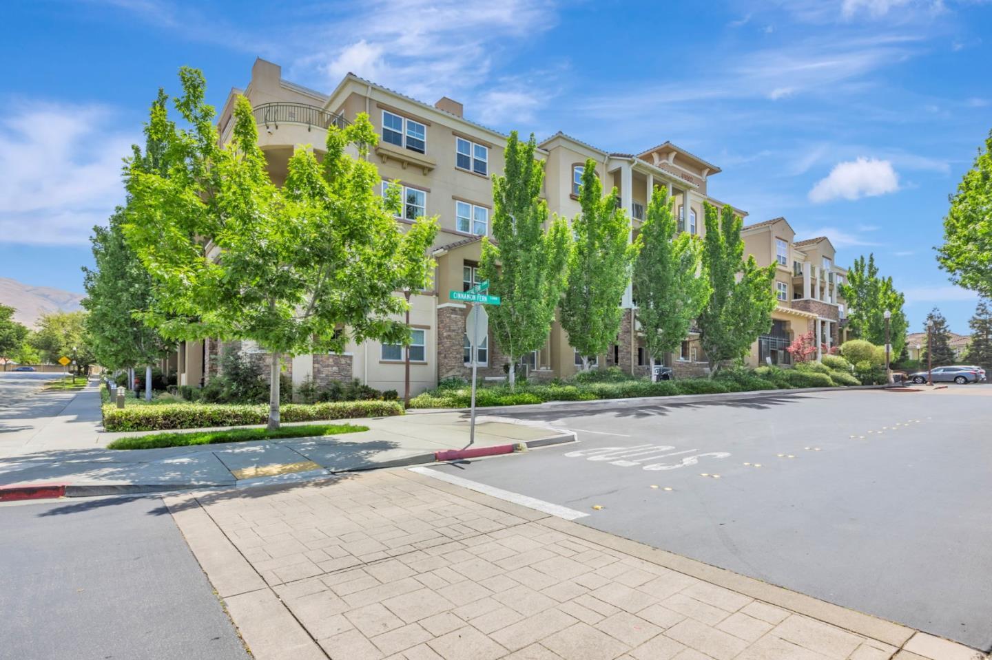 Property Photo: 49002 Cinnamon Fern Common 430 CA 94539