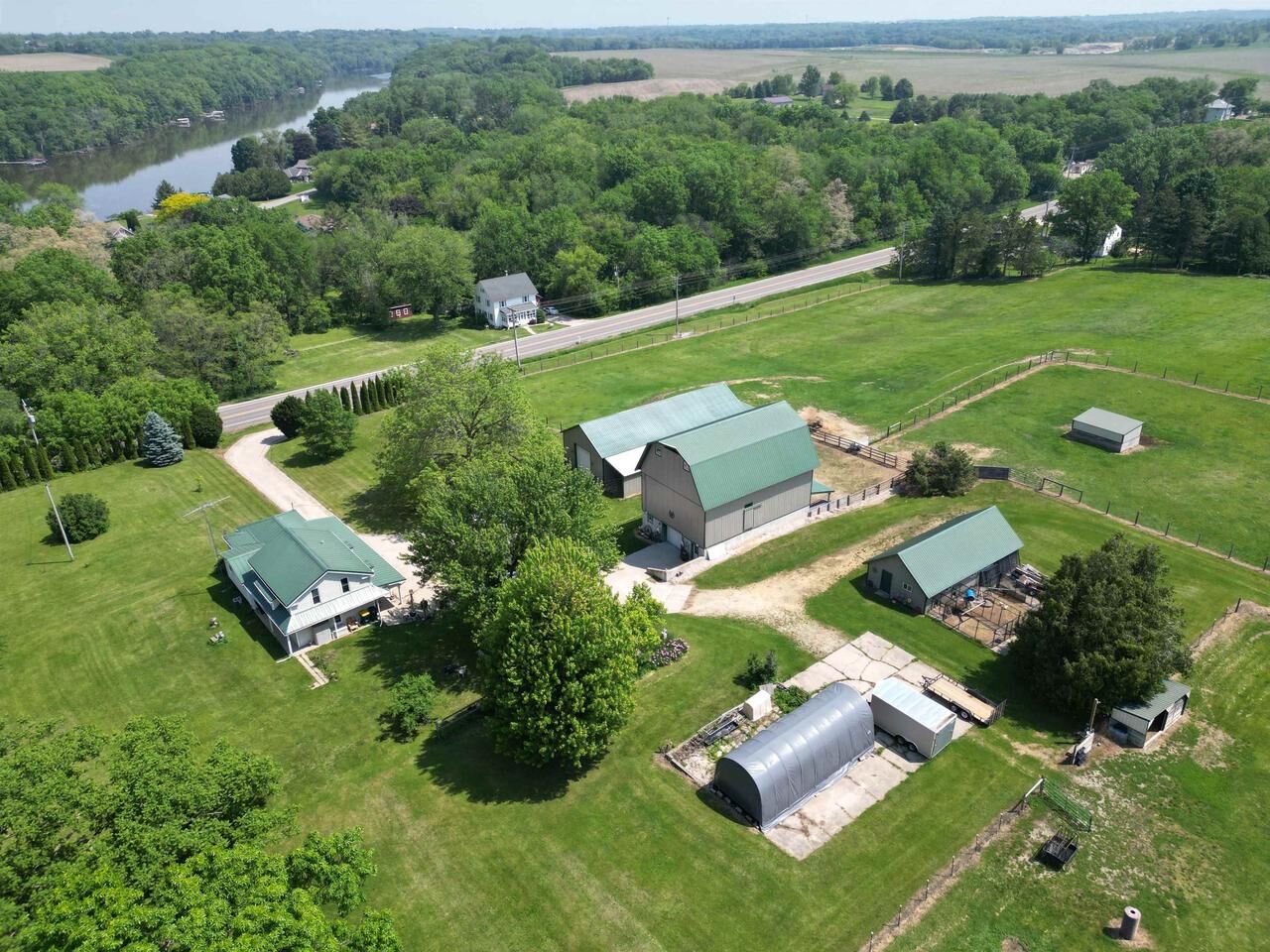 Property Photo:  3213 West County M Road  WI 53534 