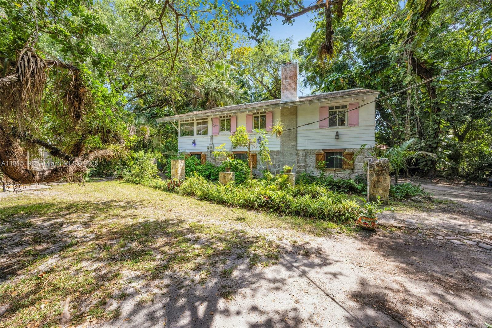 10015 Snapper Creek Rd.  Coral Gables FL 33156 photo