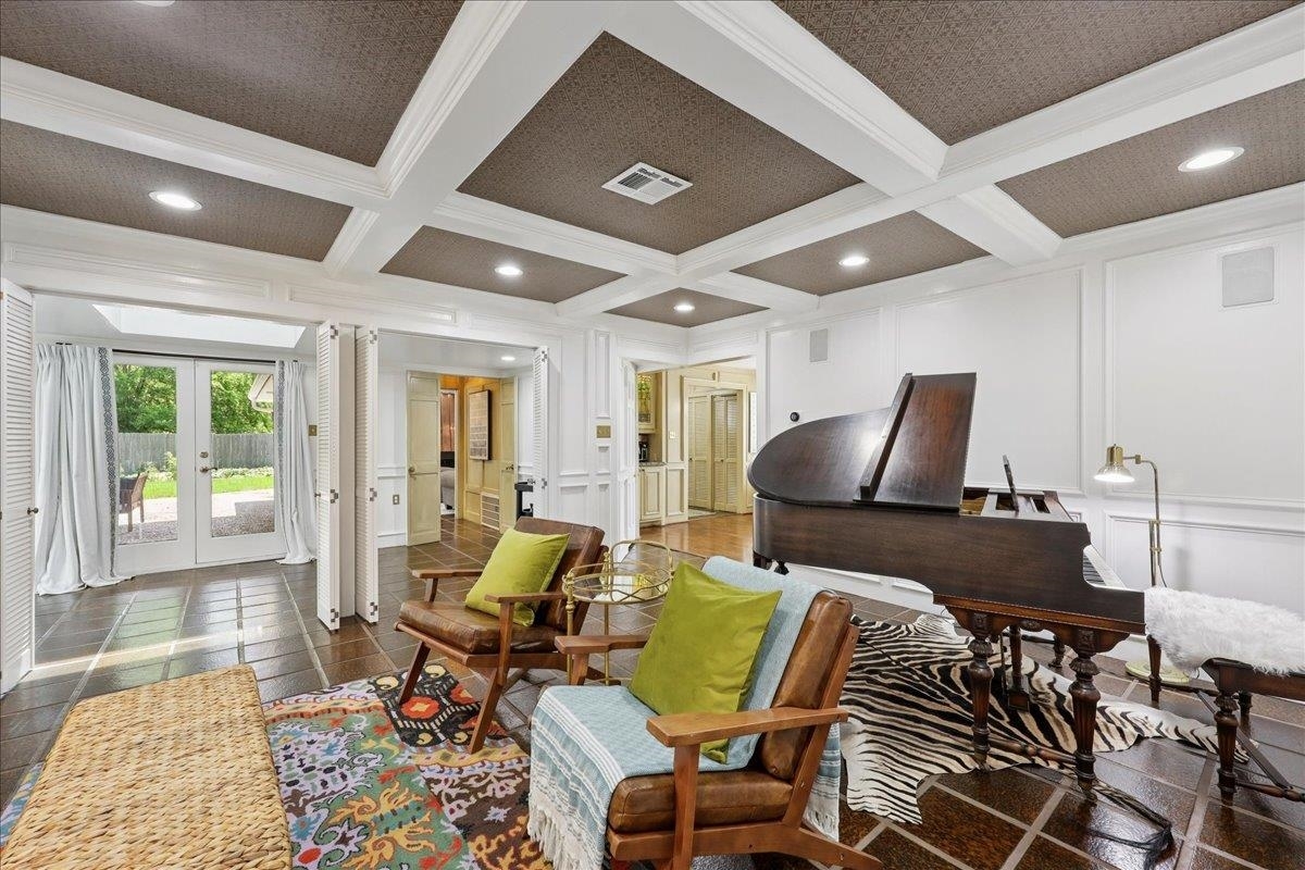 Property Photo: 880 Goodhue Road TX 77706