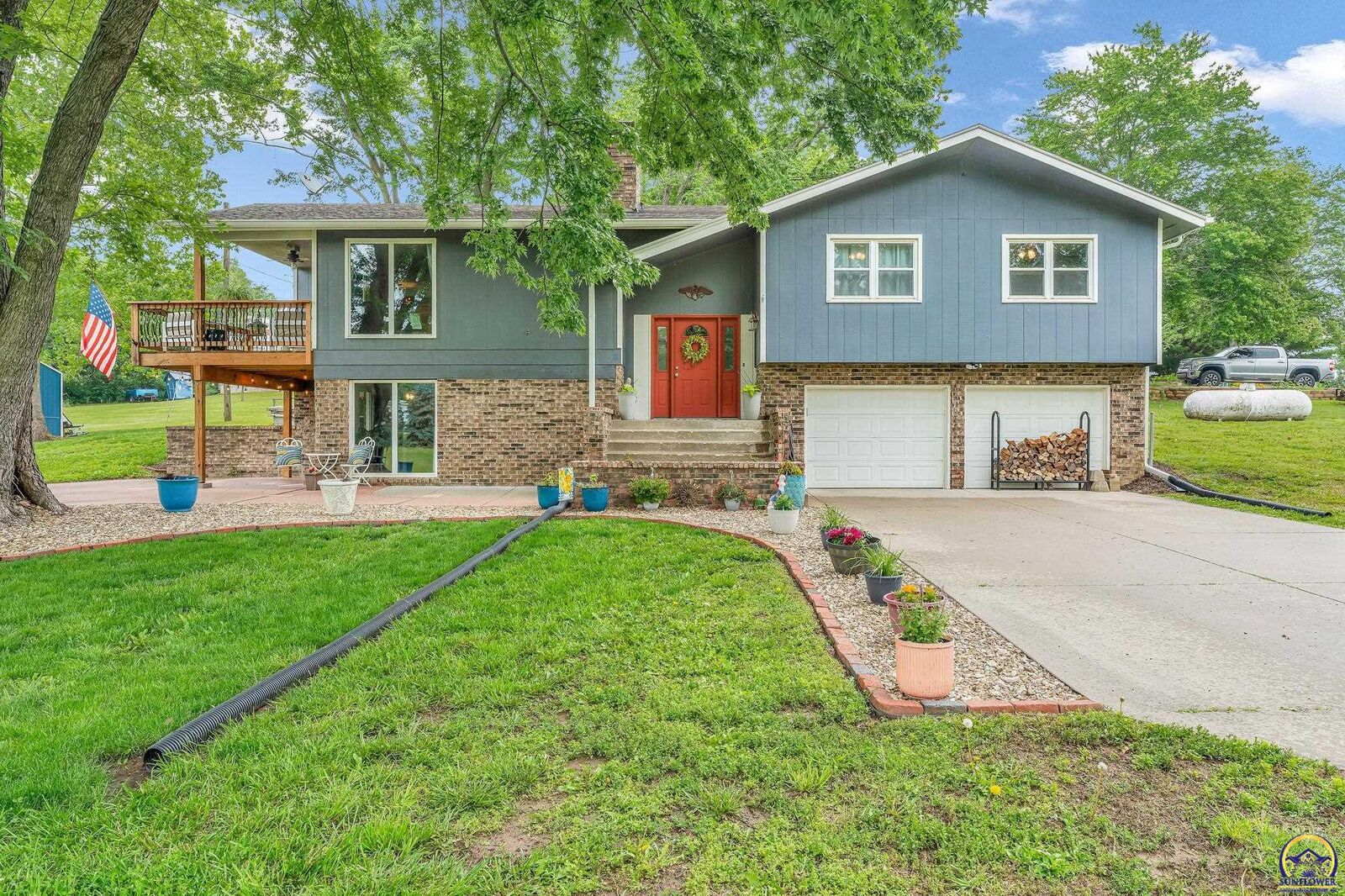 Property Photo: 2230 NW 50th St KS 66618