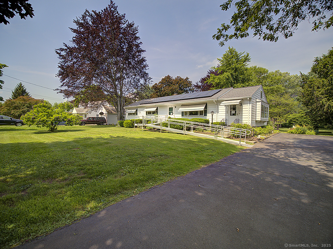 Property Photo: 1753 Litchfield Turnpike CT 06525