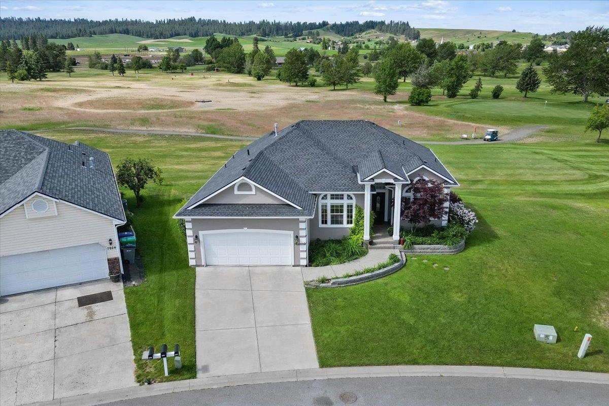 Property Photo: 7920 S Parway Ln WA 99004