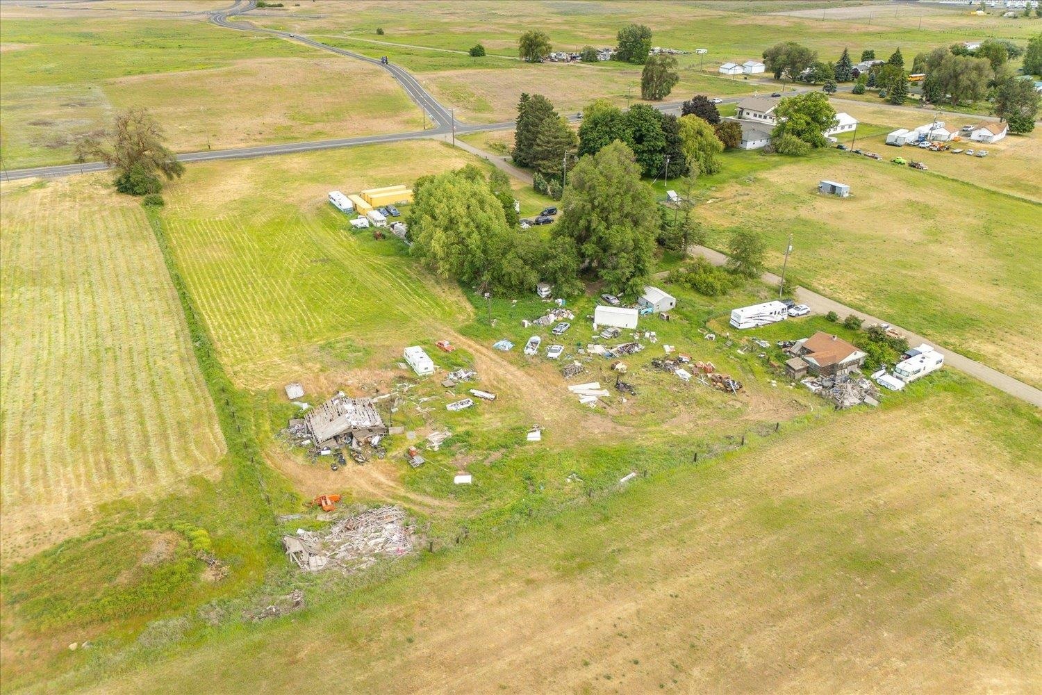 Property Photo: 10910 W 53rd Ave WA 99224
