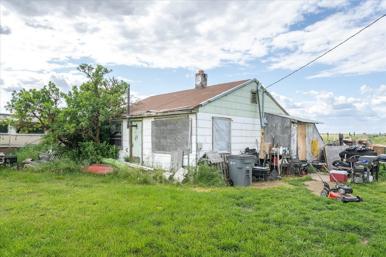 Property Photo: 10910 W 53rd Ave WA 99224